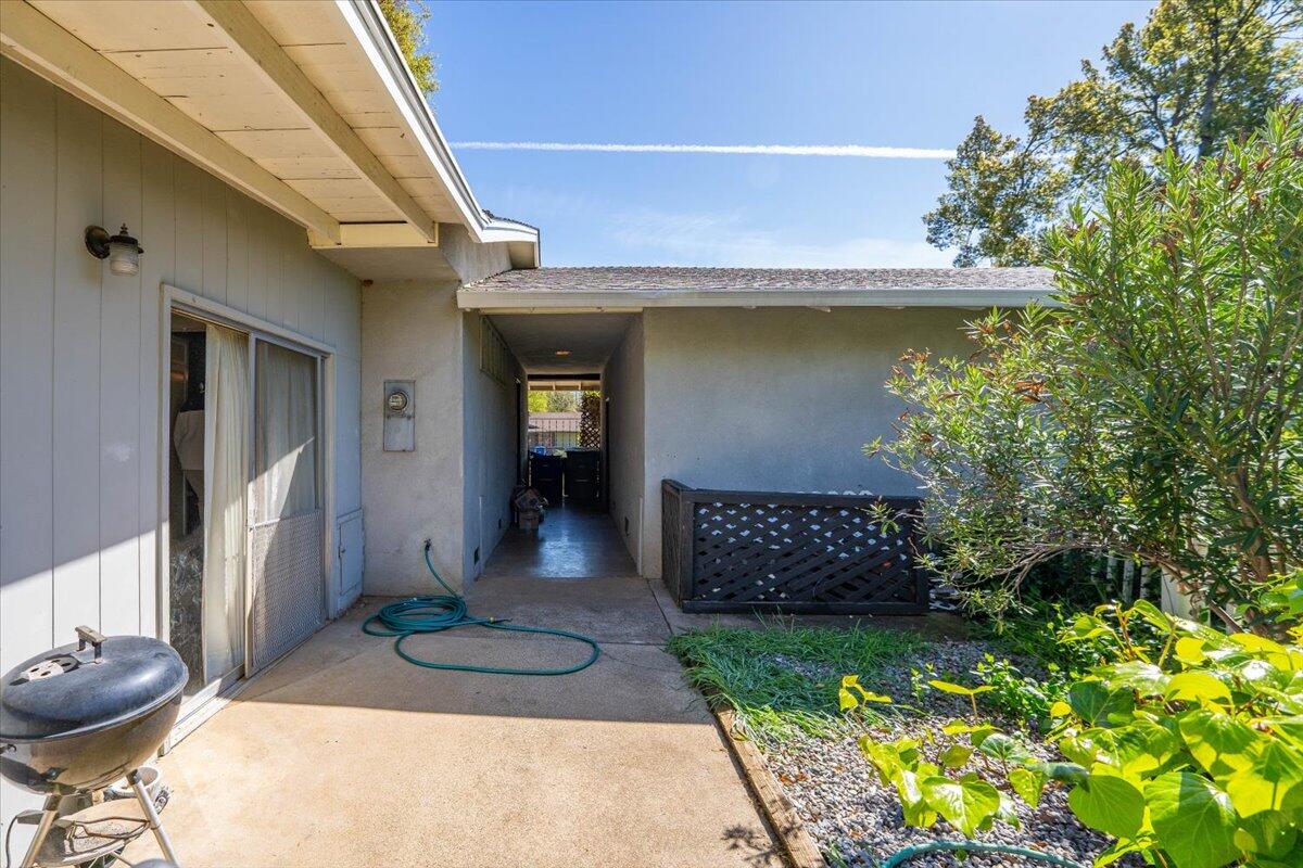 3708 Traverse Street Redding, CA 96002 - Photo 40 of 45 42-3708 Traverse St - E-11
