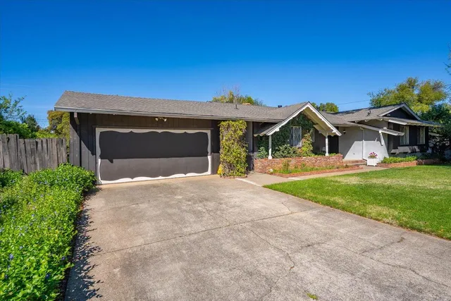 $389,800 | 3708 Traverse Street, Redding, CA 96002