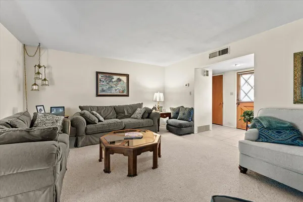 $389,800 | 3708 Traverse Street, Redding, CA 96002