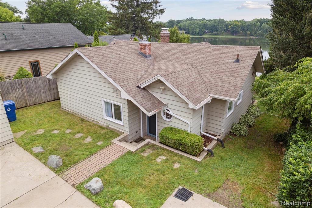 3330 Lexington Road Waterford, MI 48328 - Photo 1 of 47