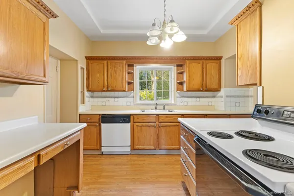 $1,100,000 | 7 Rolling Hills Road, Thornwood, NY 10594