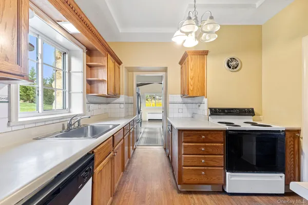 $1,100,000 | 7 Rolling Hills Road, Thornwood, NY 10594