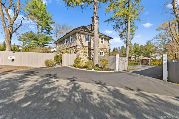 $1,100,000 | 7 Rolling Hills Road, Thornwood, NY 10594