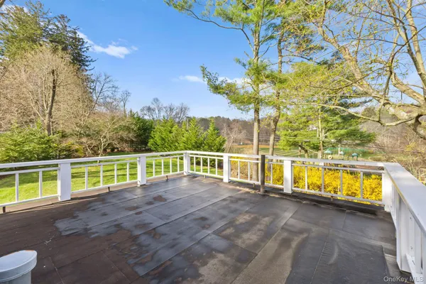 $1,100,000 | 7 Rolling Hills Road, Thornwood, NY 10594