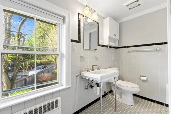 $1,100,000 | 7 Rolling Hills Road, Thornwood, NY 10594