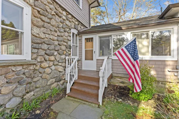 $1,100,000 | 7 Rolling Hills Road, Thornwood, NY 10594