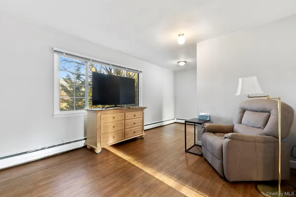 $1,100,000 | 7 Rolling Hills Road, Thornwood, NY 10594