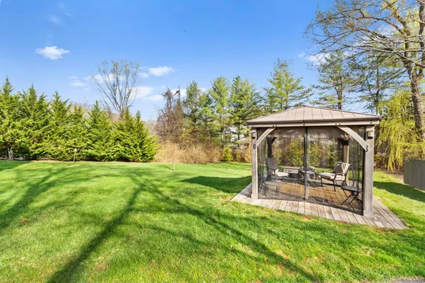 $1,100,000 | 7 Rolling Hills Road, Thornwood, NY 10594