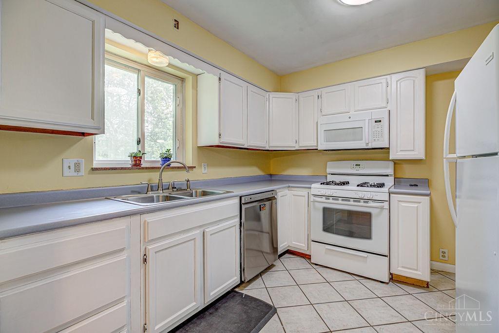 546 Fleming Road Cincinnati, OH 45231 - Photo 12 of 31