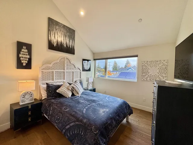 $3,588,000 | 16 Hillview Avenue, Redwood City, CA 94062