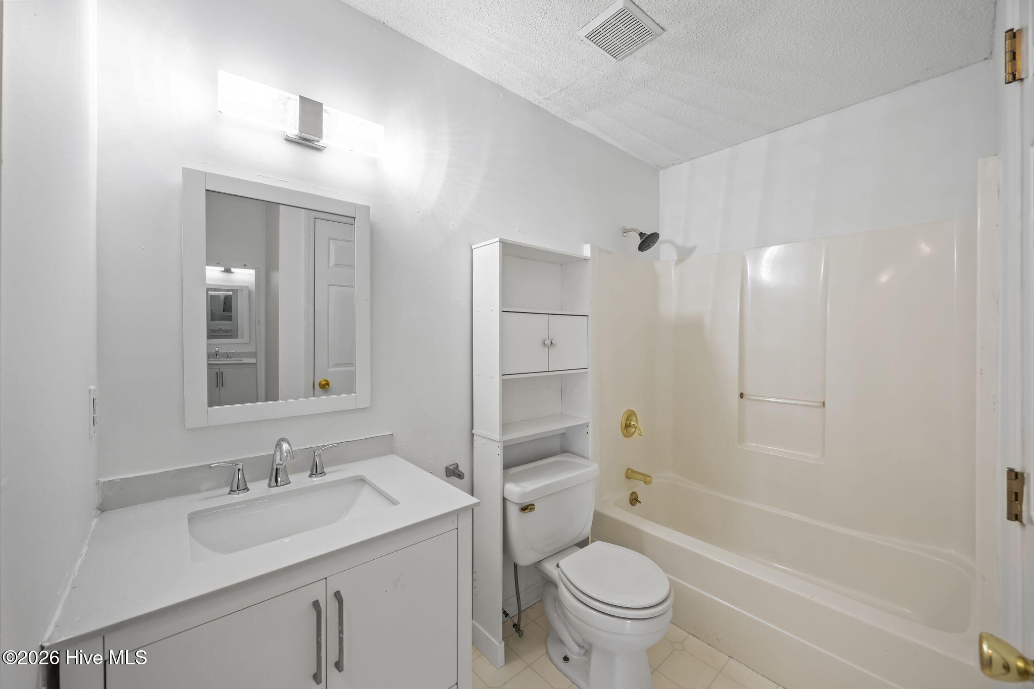 607 Spring Forest Road, Unit G Greenville, NC 27834 - Photo 14 of 24 Bathroom 2