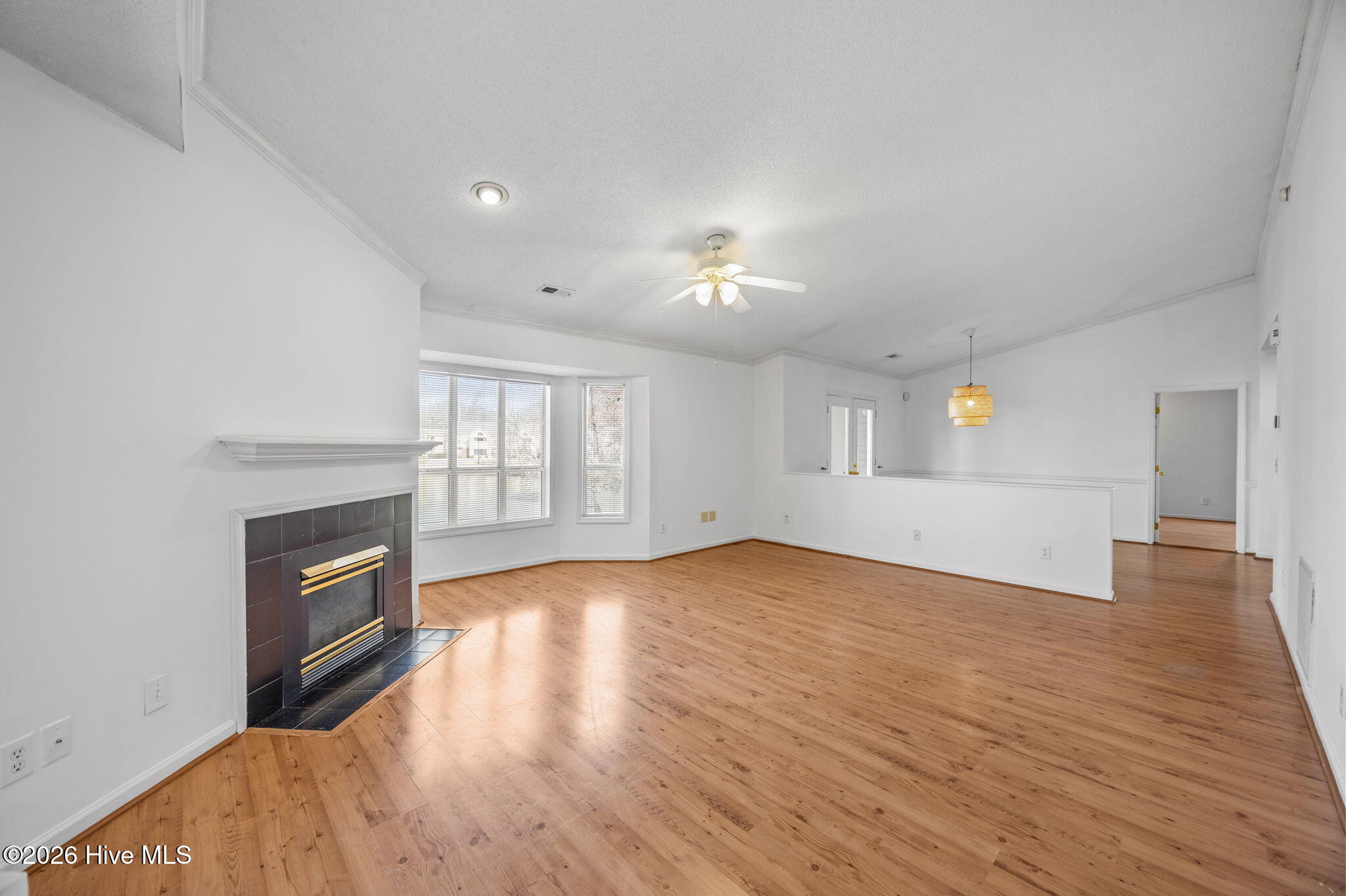 607 Spring Forest Road, Unit G Greenville, NC 27834 - Photo 15 of 24 Living area