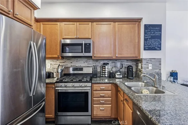 $527,500 | 500 North Willowbrook Avenue, Unit P3, Compton, CA 90220