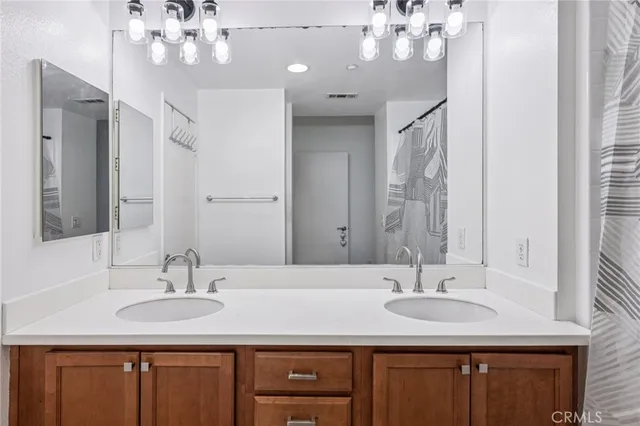 $527,500 | 500 North Willowbrook Avenue, Unit P3, Compton, CA 90220