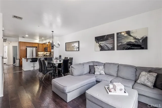 $527,500 | 500 North Willowbrook Avenue, Unit P3, Compton, CA 90220