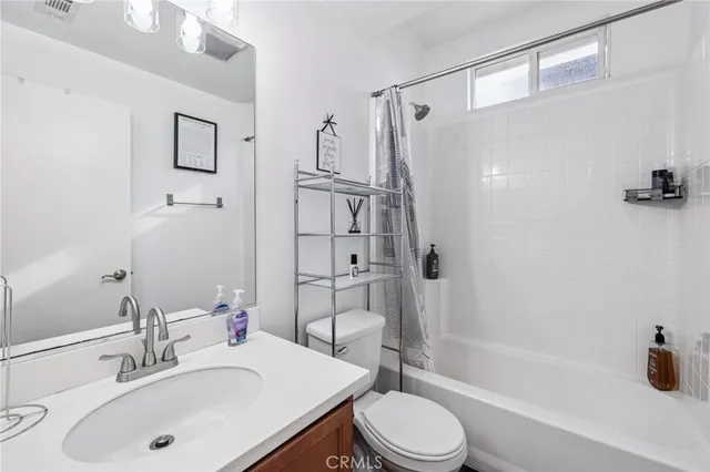 $527,500 | 500 North Willowbrook Avenue, Unit P3, Compton, CA 90220