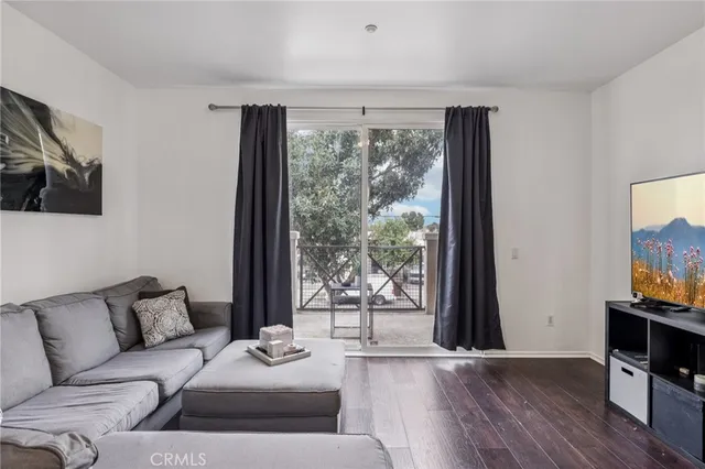 $527,500 | 500 North Willowbrook Avenue, Unit P3, Compton, CA 90220