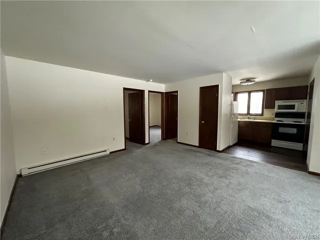 $1,895 | 15-17 Kelly Lane, Unit D, Pine Bush, NY 12566