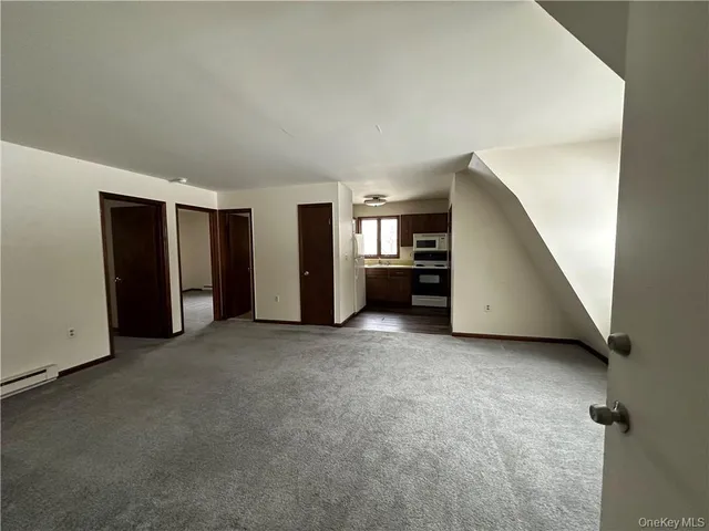 $1,895 | 15-17 Kelly Lane, Unit D, Pine Bush, NY 12566