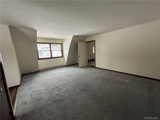 $1,895 | 15-17 Kelly Lane, Unit D, Pine Bush, NY 12566