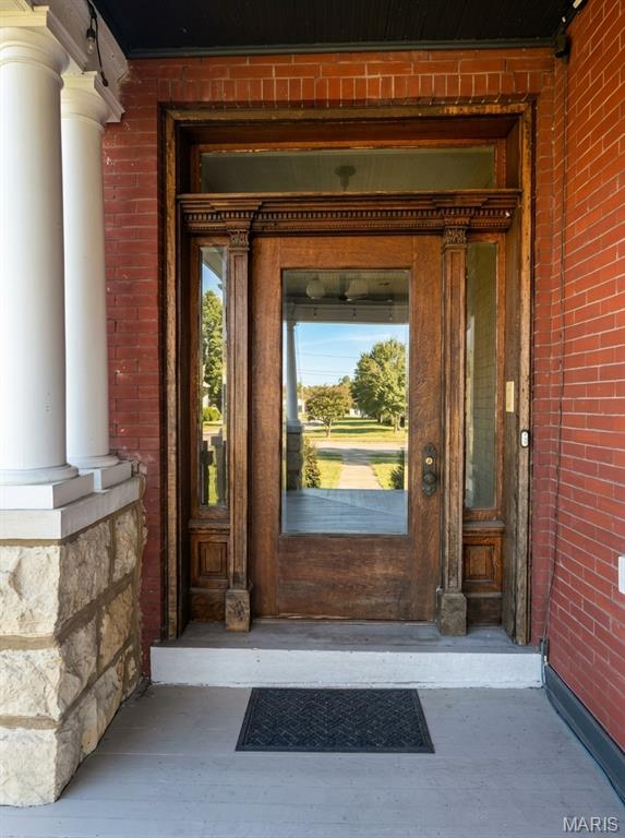 116 West Henry Street Staunton, IL 62088 - Photo 3 of 48