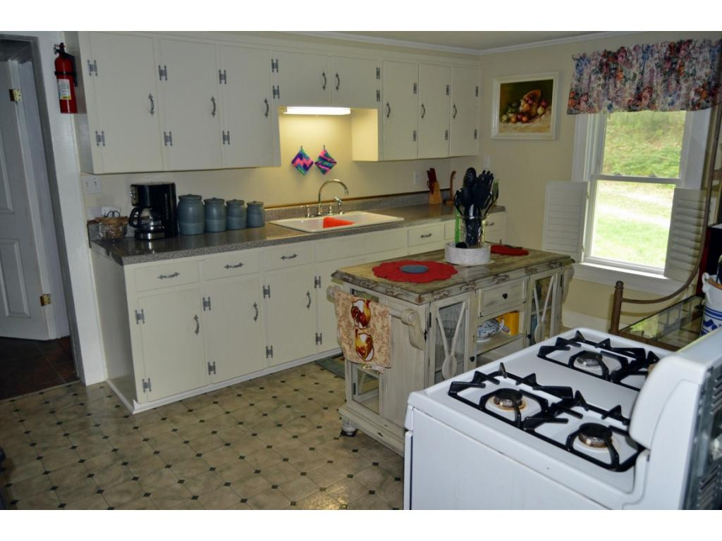580 Whaley Town Road Butler, TN 37640 - Photo 17 of 31 Photo 17
