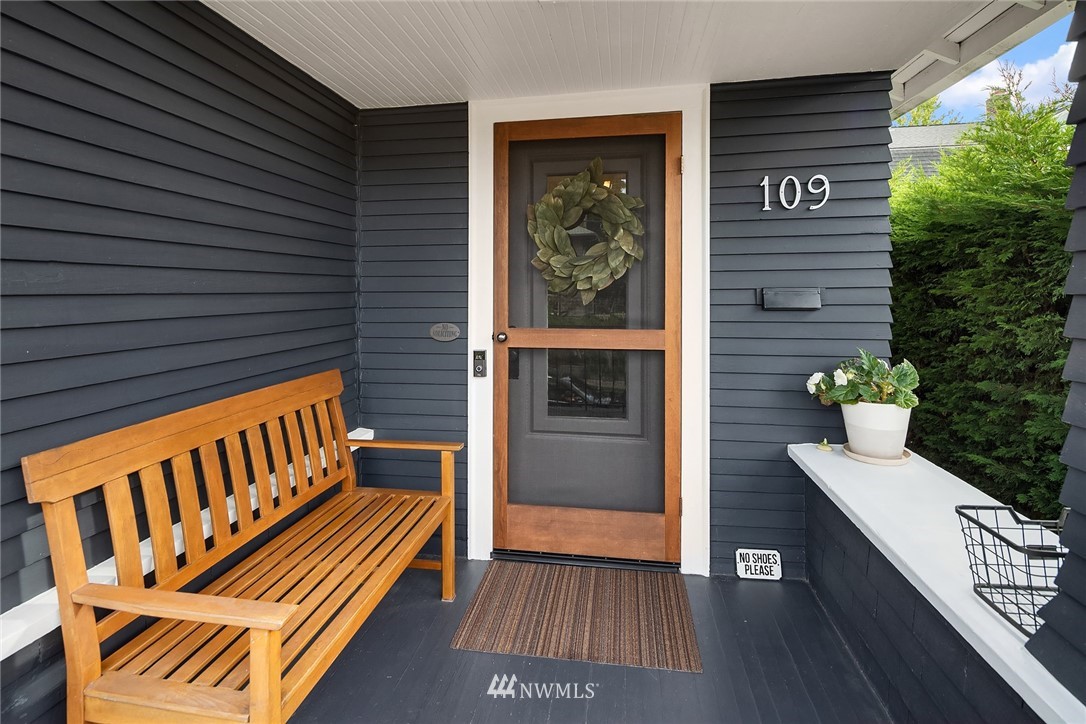 109 Howe Street Seattle, WA 98109 - Photo 2 of 15 Gallery Image 2
