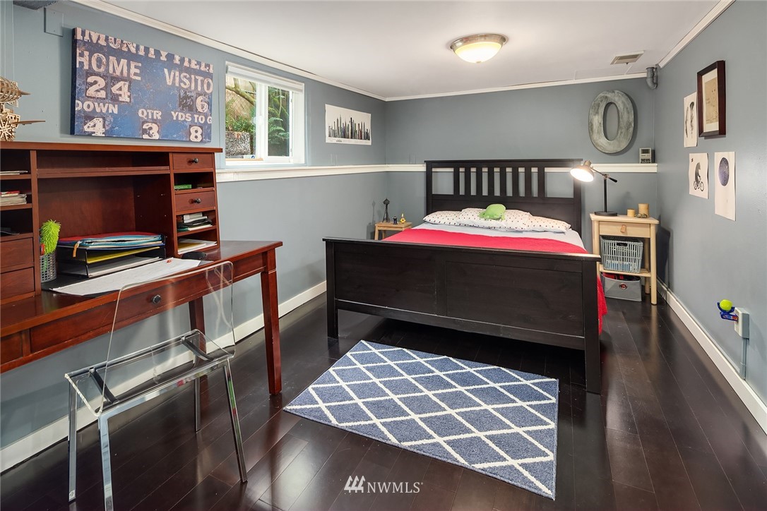 109 Howe Street Seattle, WA 98109 - Photo 13 of 15 Gallery Image 13