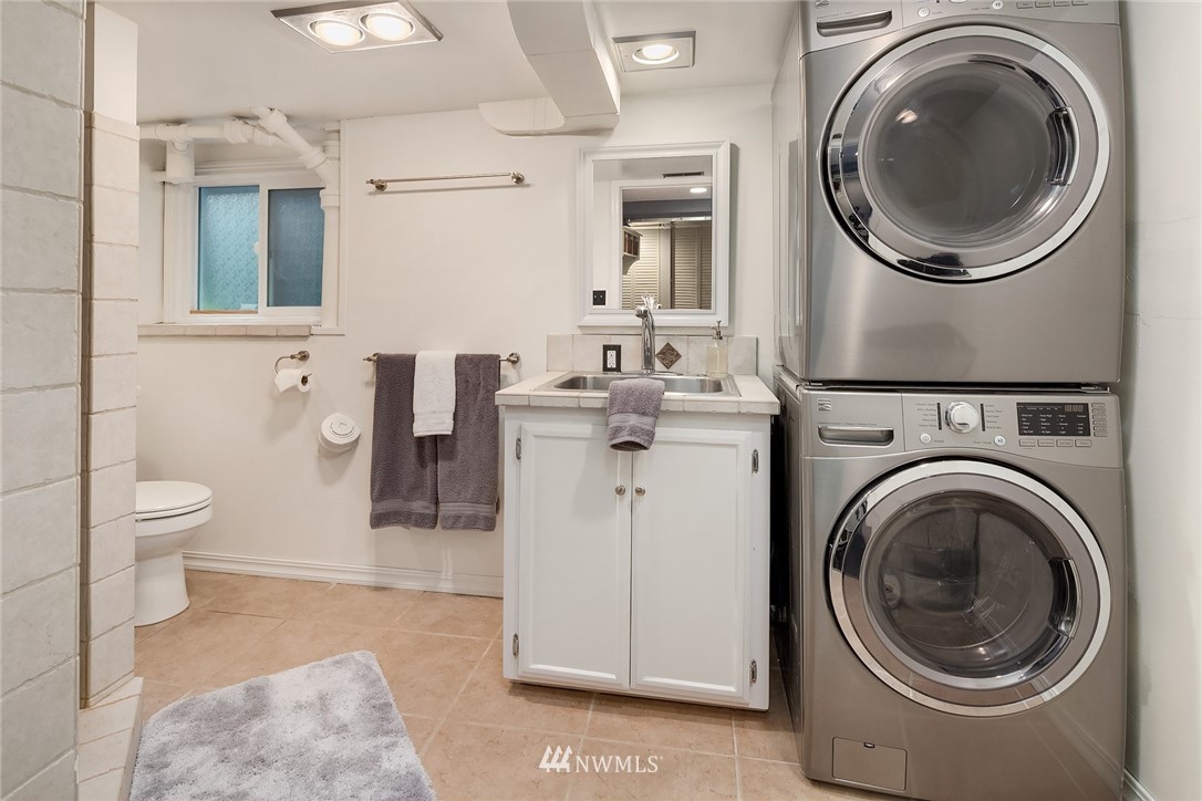 109 Howe Street Seattle, WA 98109 - Photo 14 of 15 Gallery Image 14