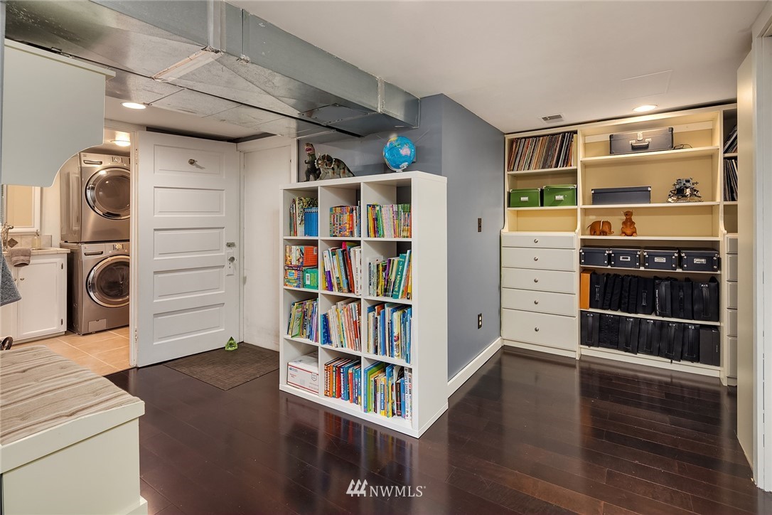 109 Howe Street Seattle, WA 98109 - Photo 15 of 15 Gallery Image 15