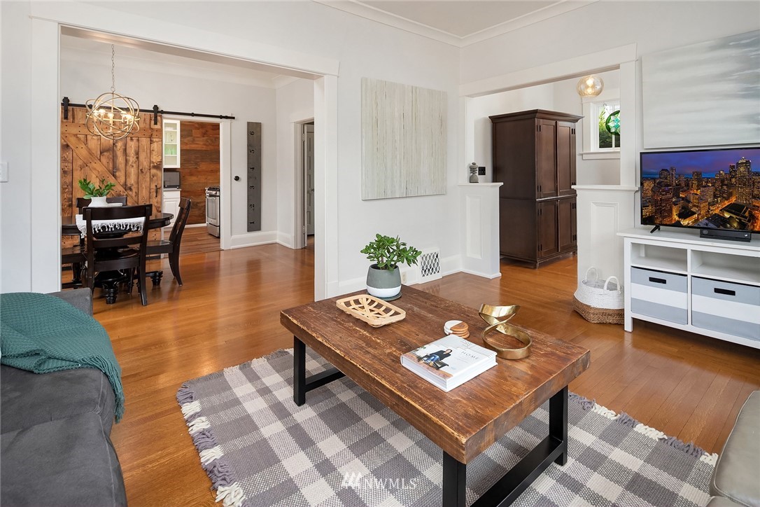 109 Howe Street Seattle, WA 98109 - Photo 4 of 15 Gallery Image 4