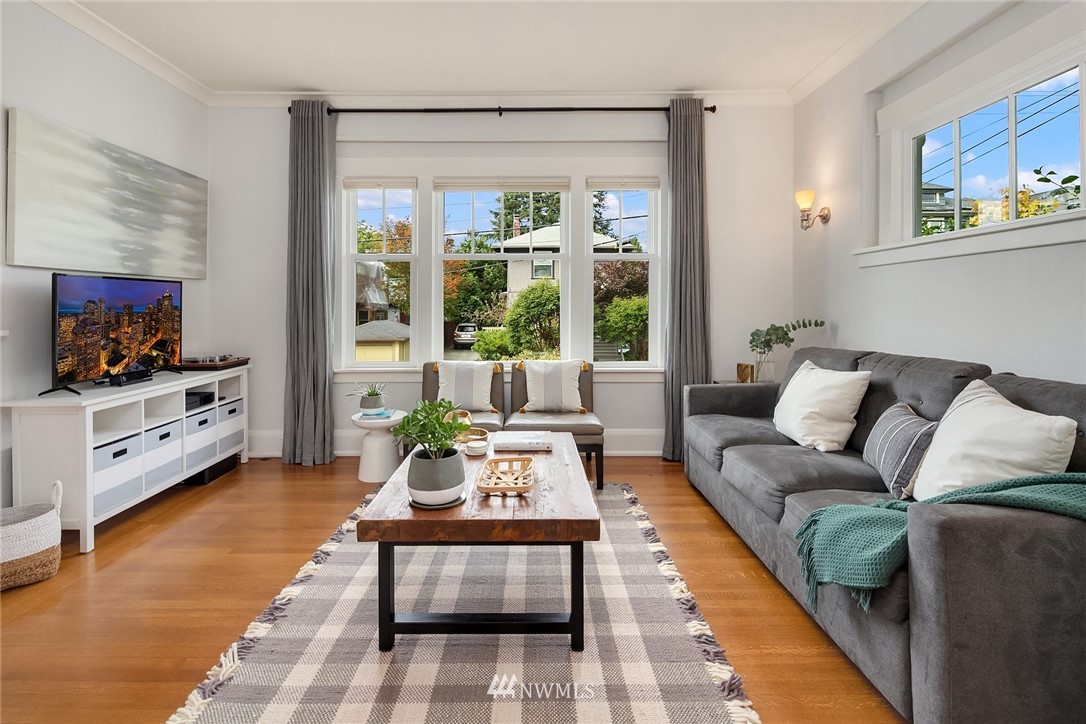 109 Howe Street Seattle, WA 98109 - Photo 5 of 15 Gallery Image 5