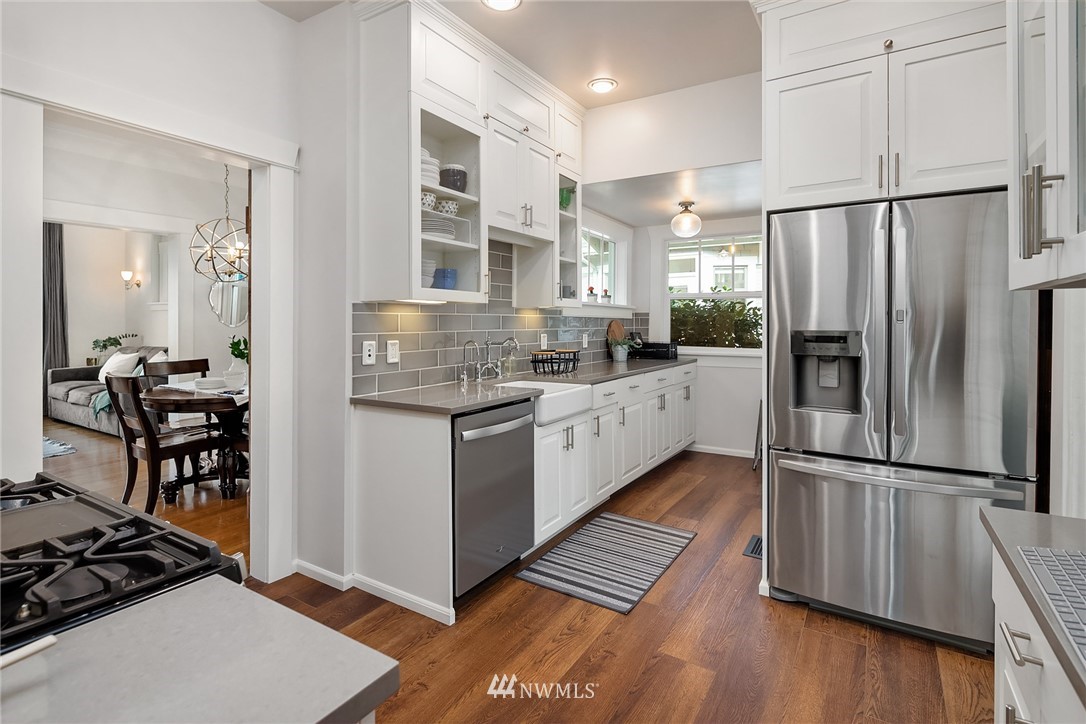 109 Howe Street Seattle, WA 98109 - Photo 8 of 15 Gallery Image 8