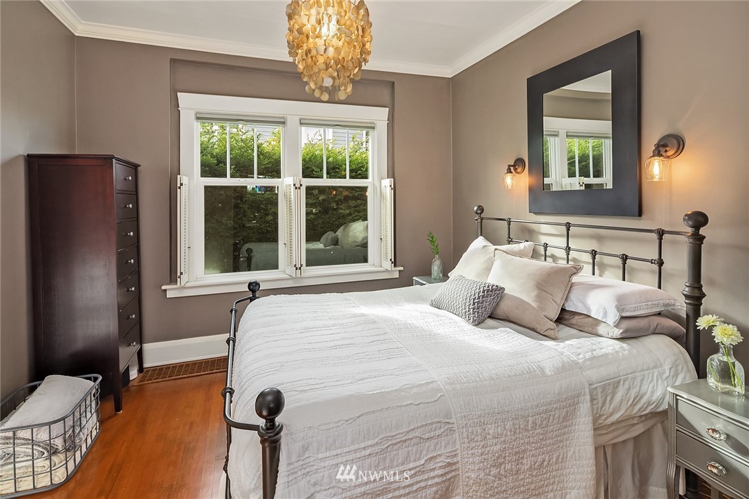 109 Howe Street Seattle, WA 98109 - Photo 9 of 15 Gallery Image 9