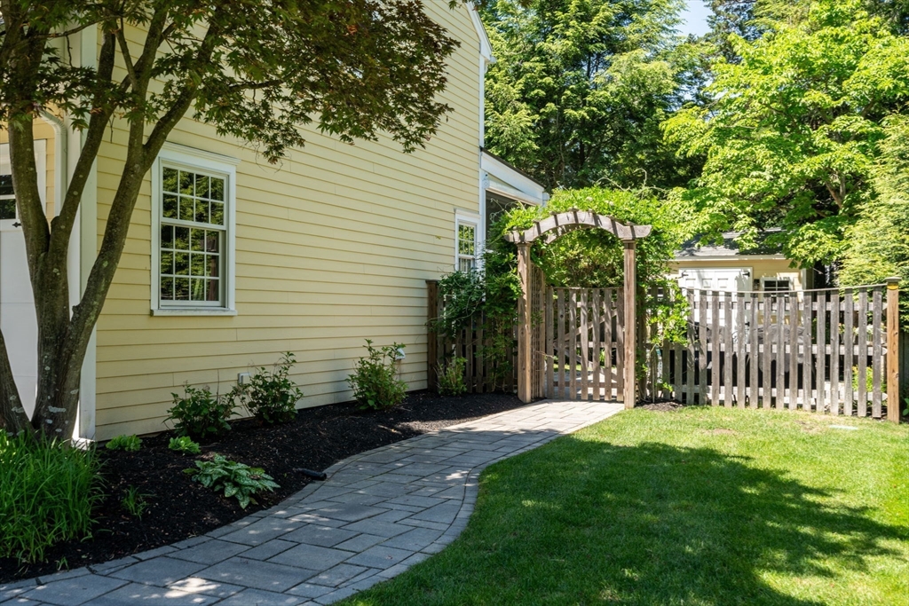 10 Auburn Road Wellesley, MA 02481 - Photo 34 of 34