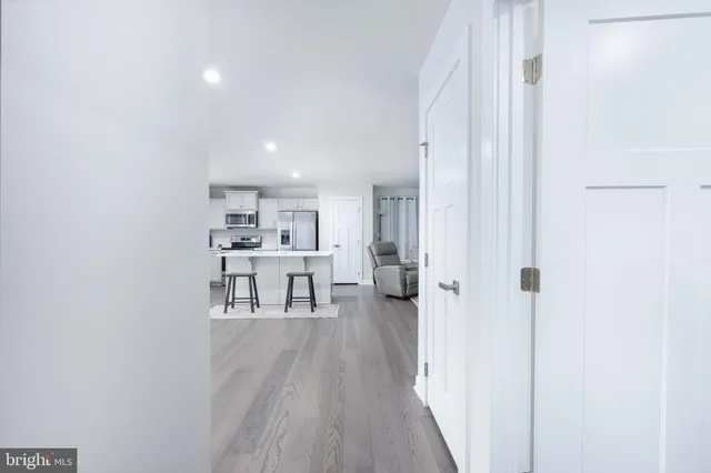 a view of yard with green space