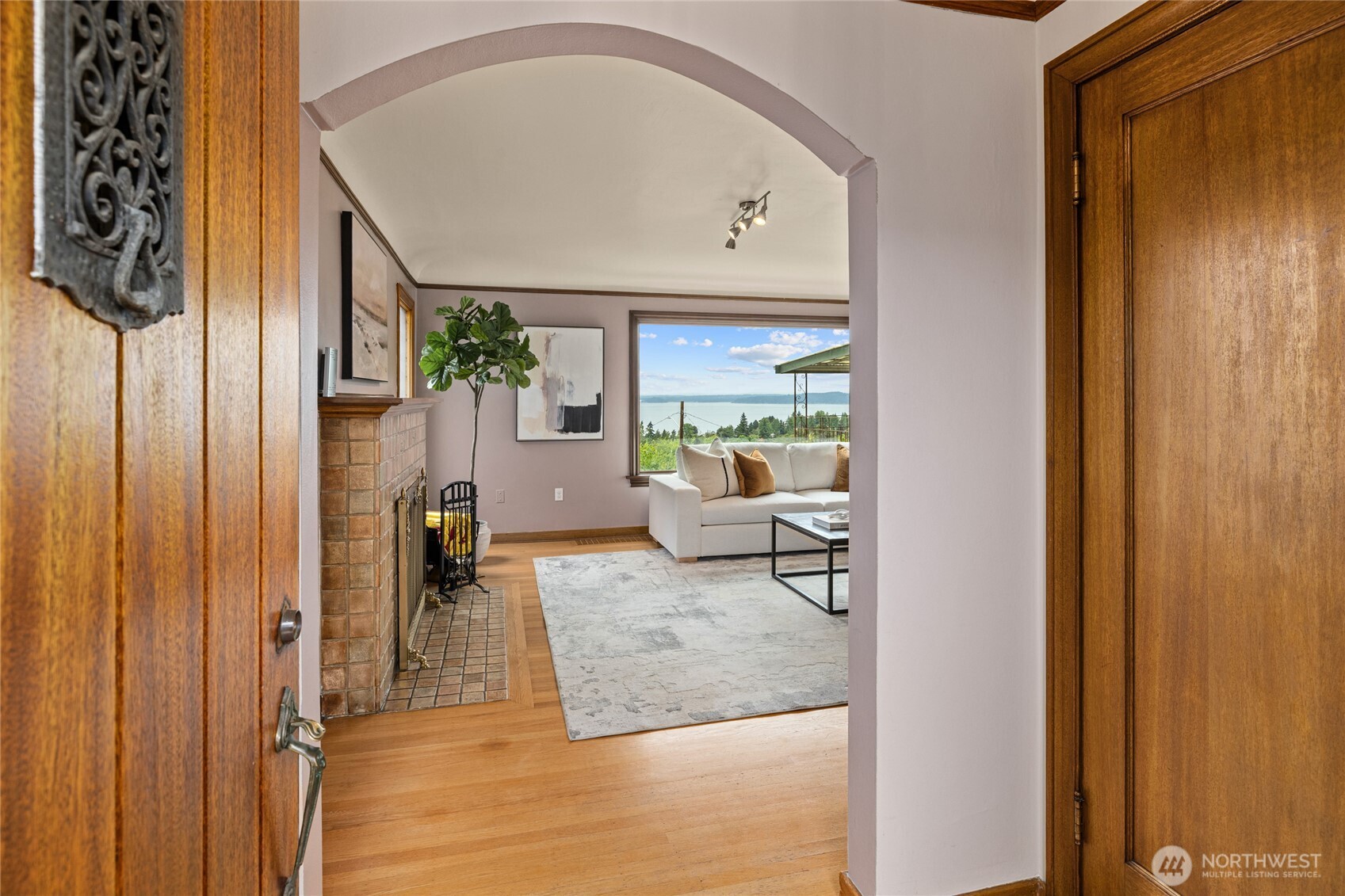 6759 41st Avenue Southwest Seattle, WA 98136 - Photo 4 of 40