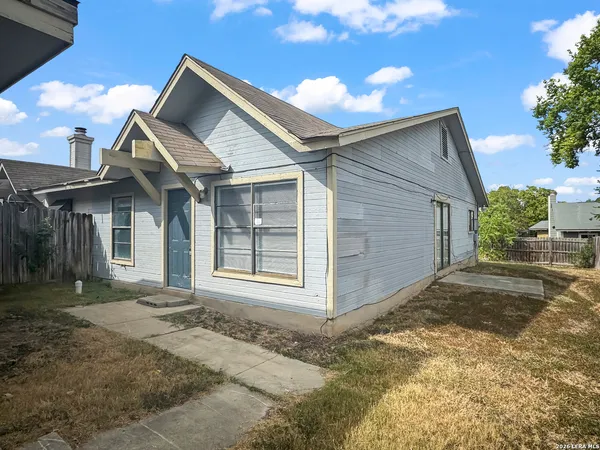 $1,215 | 9627 Vale, San Antonio, TX 78245