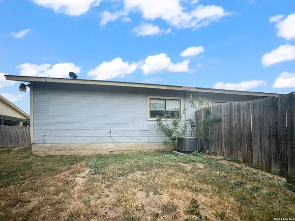 $1,215 | 9627 Vale, San Antonio, TX 78245