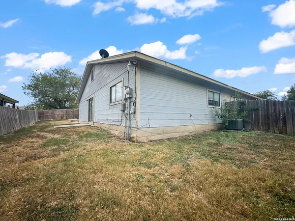 $1,215 | 9627 Vale, San Antonio, TX 78245