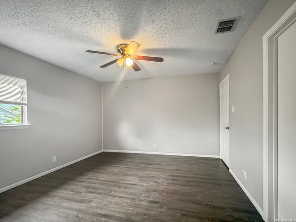 $1,215 | 9627 Vale, San Antonio, TX 78245