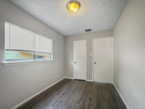 $1,215 | 9627 Vale, San Antonio, TX 78245