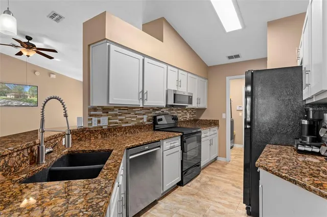 $370,000 | 3327 West Brazilnut Road, Beverly Hills, FL 34465