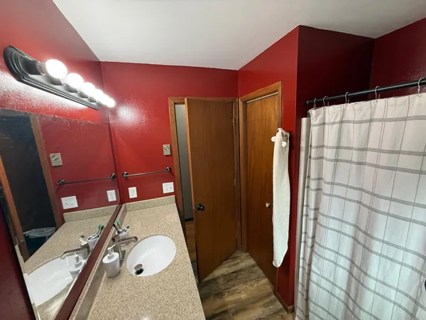 $285,000 | 809 10th Street South, Sauk Centre, MN 56378