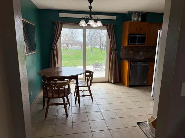 $285,000 | 809 10th Street South, Sauk Centre, MN 56378