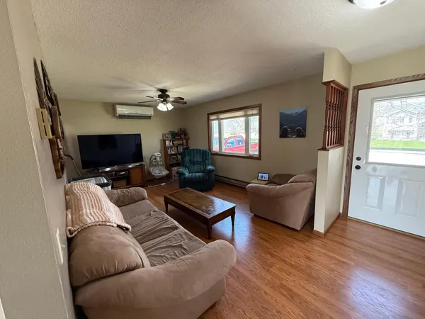 $285,000 | 809 10th Street South, Sauk Centre, MN 56378