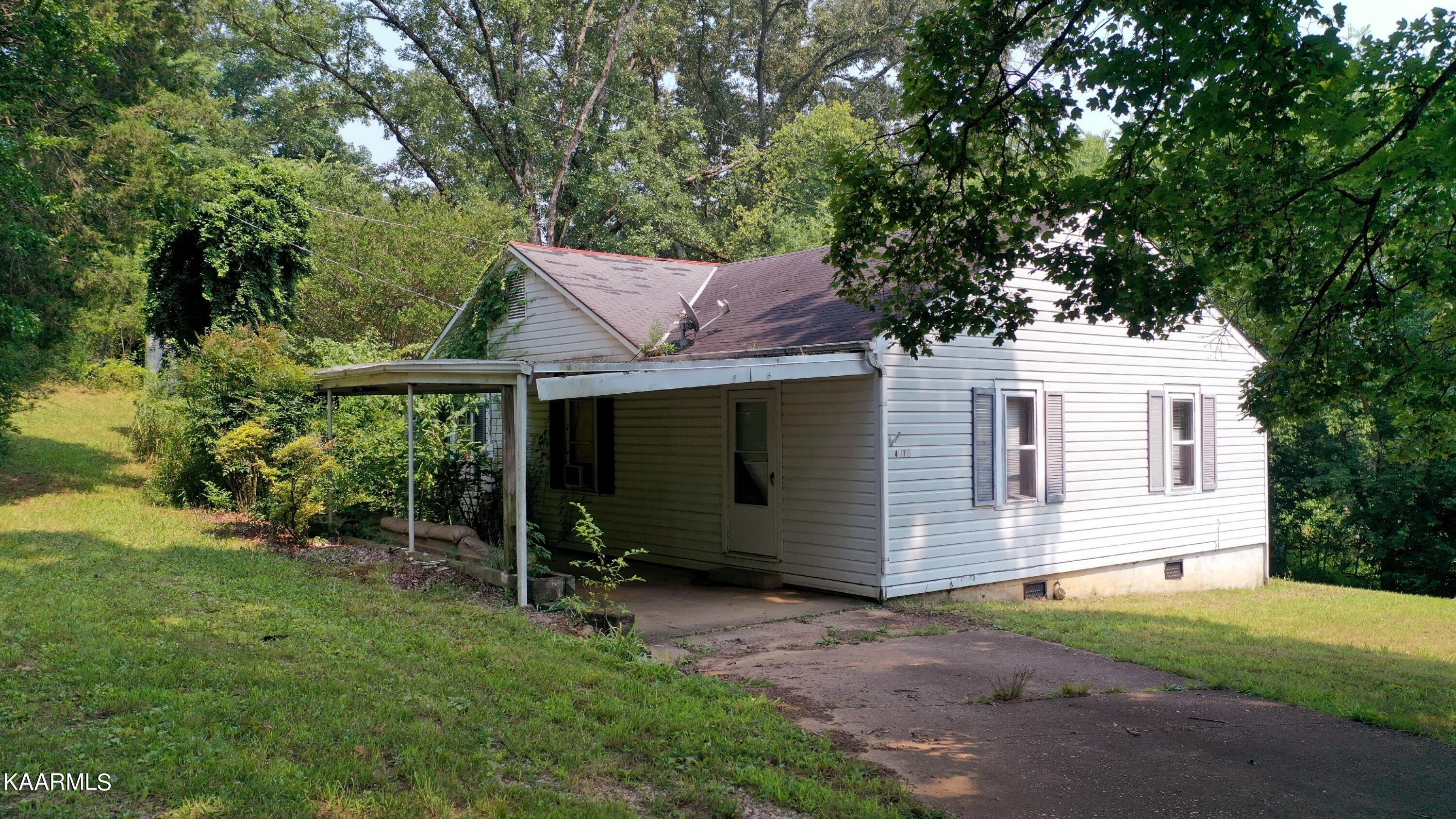 4912 French Road Knoxville, TN 37920 - Photo 2 of 19 4912 French Rd