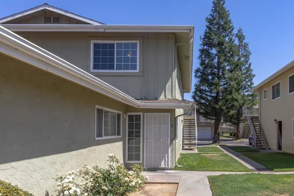 $199,000 | 471 West Santa Ana Avenue, Unit 2, Clovis, CA 93612