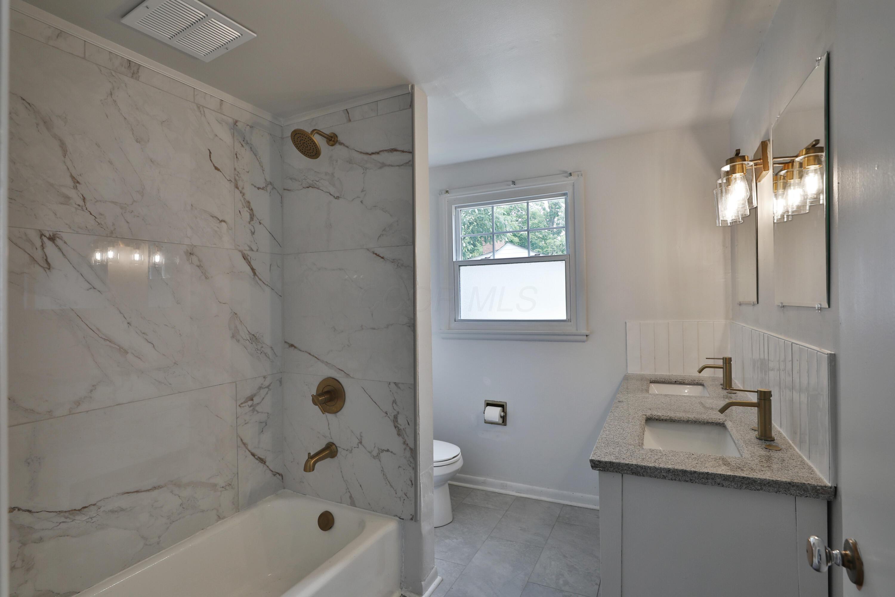 435 North Murray Hill Road Columbus, OH 43228 - Photo 24 of 33