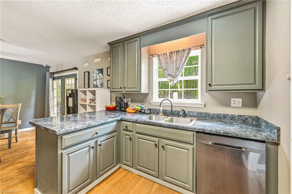 533 Tuckers Grove Road Statesville, NC 28625 - Photo 2 of 23